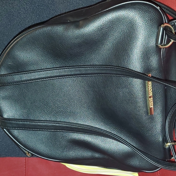 💚Steve Madden Black & Lime green backpack - Picture 4 of 13